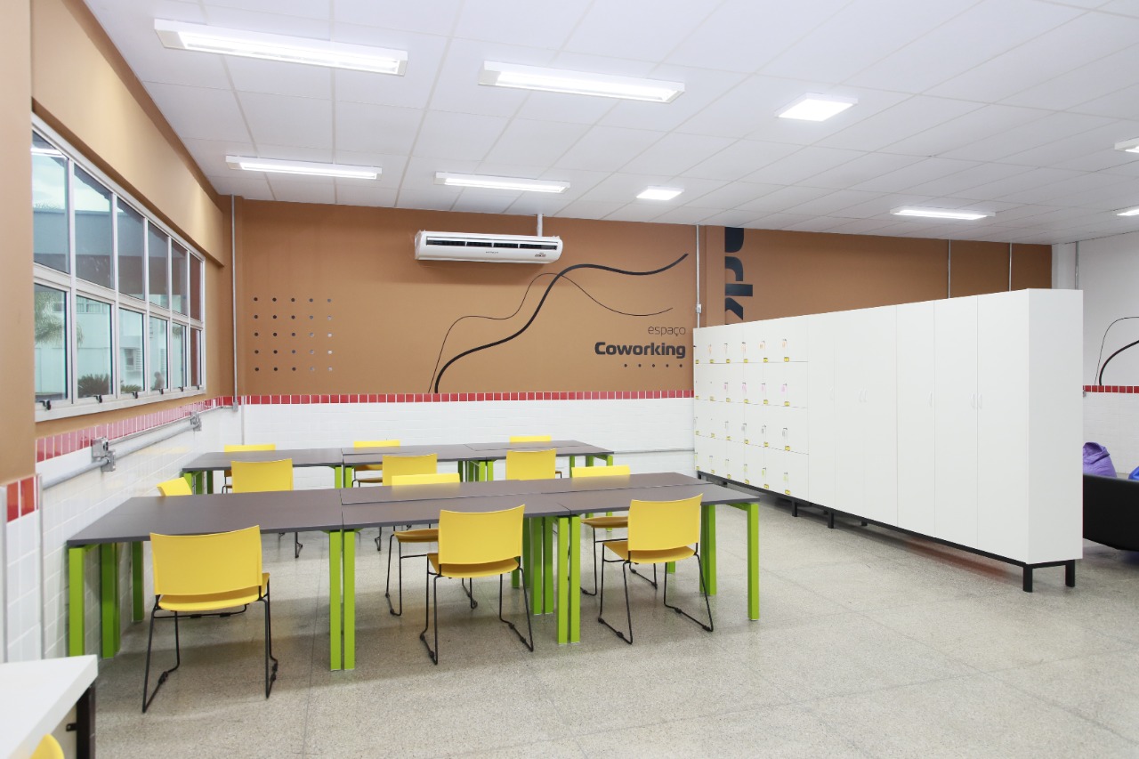 Em Aparecida de Goiânia, governador Ronaldo Caiado entrega laboratórios e ambientes de inovação na Escola do Futuro Luiz Rassi